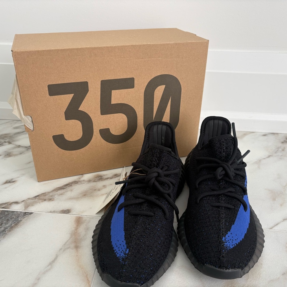 Adidas Yeezy Boost 350 V2 Black Blue Stripe (SPLY-350) | Size 7.5M or 8.5W 💙🖤